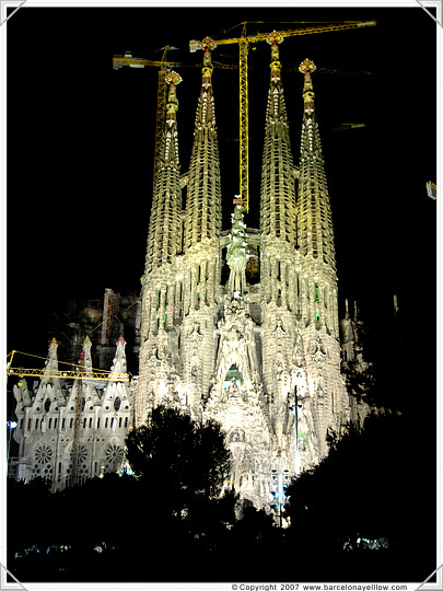 La Sagrada Familia by night