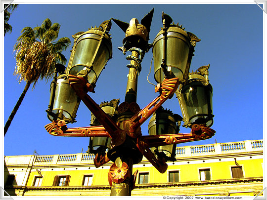 barcelona pictures plaza reial gauid lamp posts