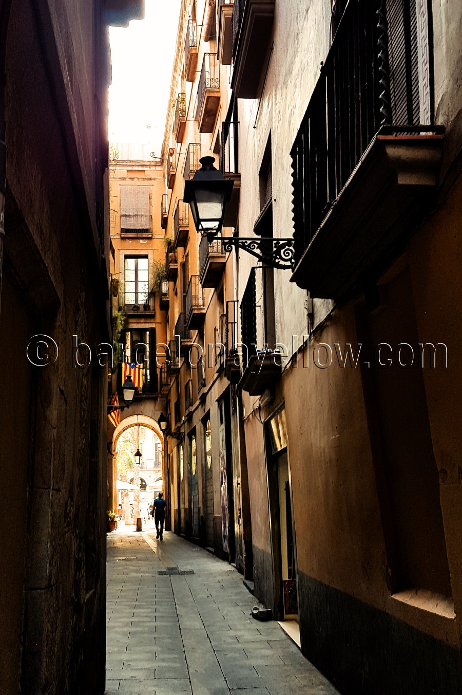 gothic_barcelona-street