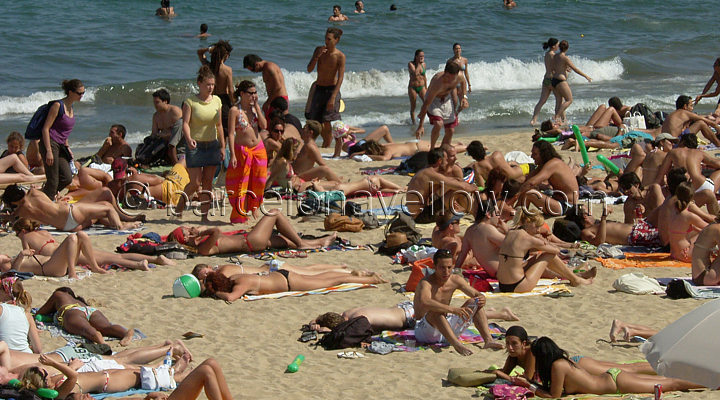 South Beach Spring Break Topless - Barcelona 2019 - Barcelona Beaches - Barcelona best beaches