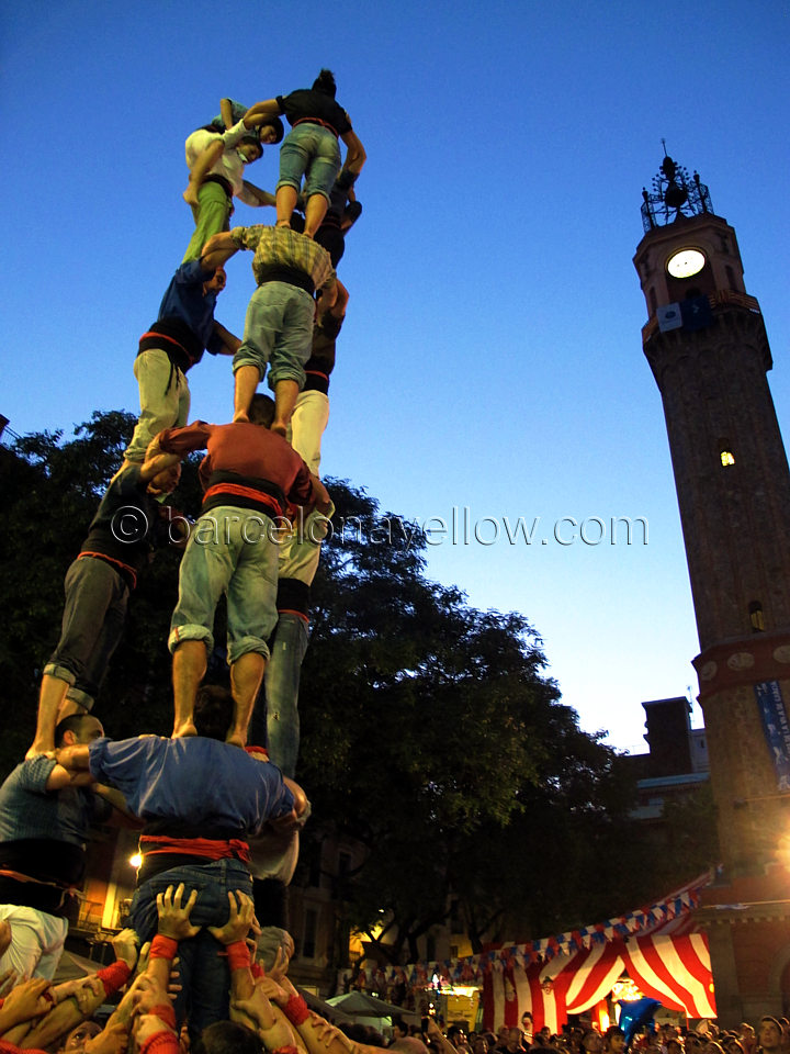 gracia_festival_human_castles