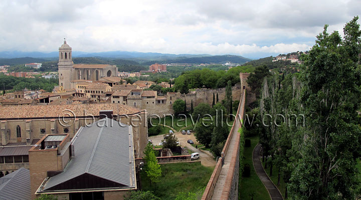girona_cathedral_seen_from_city_walls