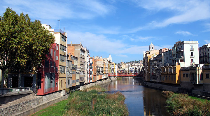 girona_houses_river