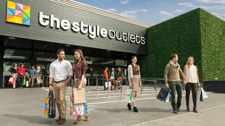 La Roca Village Open-Air Outlet Mall 8-Hour Shopping Trip 2023 - Barcelona