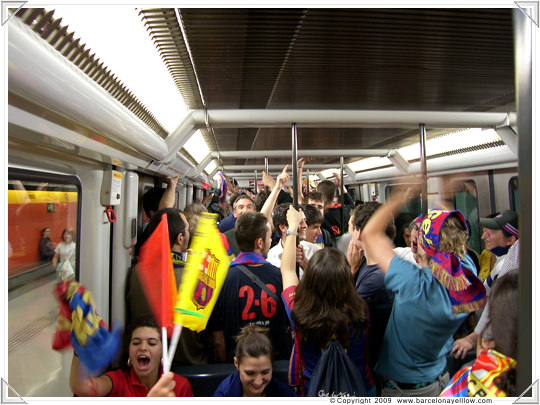 metro is packed on way to plaza catalunya 28 may 2009