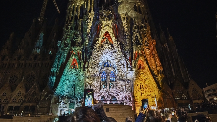 sagrada-familia-christmas-illumination